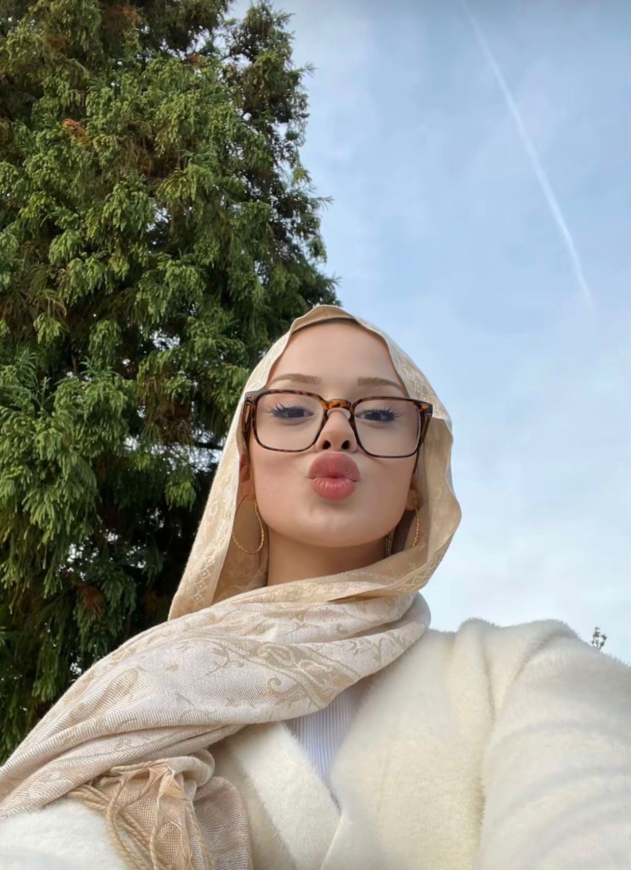 Deveci Sınırsız Bayan Escort İdil