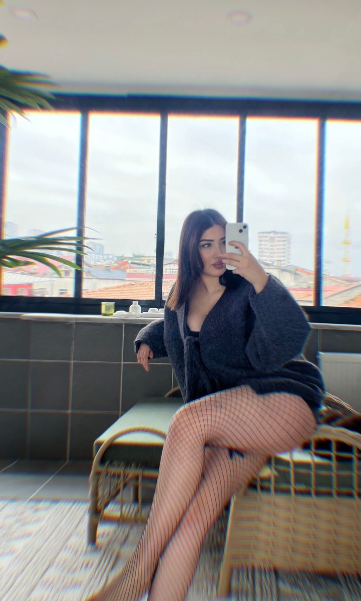 Güçlü Sadık Bayan Bayan Escort Sevinç